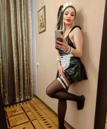 Отведи меня с собой, и ты обнаружишь, что я обладаю всеми твоими тайными желаниями. У меня есть опыт, чтобы удовлетворить даже самые сокровенные фантазии. Я знаю, как заставить твое сердце забиться быстрее и тело дрожать от удовольствия. Мой сервис непревзойден искусством соблазнения, а мои фото, подобно сочным фруктам, ожидают твоего взгляда. Я нахожусь в Москве и с нетерпением жду тебя, чтобы подарить тебе незабываемые моменты. 👄🔥 Ларисочка